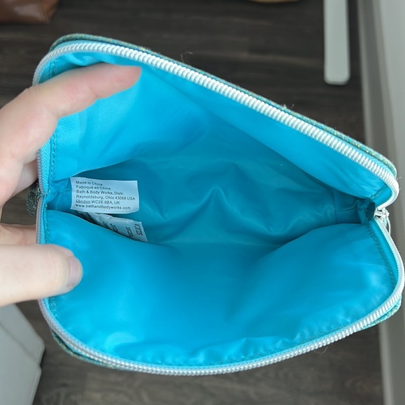 Assorted makeup items!! Eyeshadow, Powder, Bronzer, etc! - Picture 8 of 16